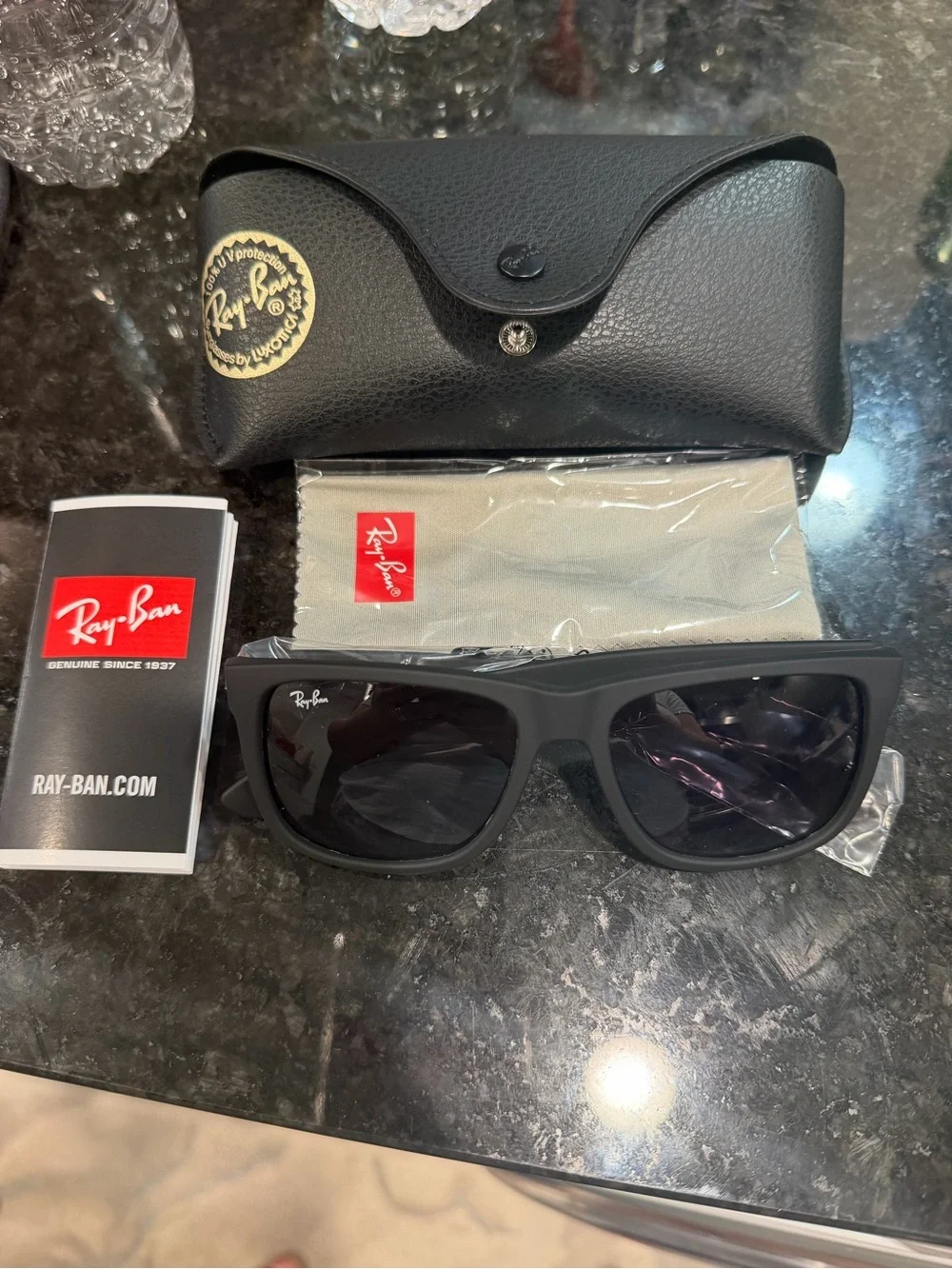 Ray-Ban sleek ray